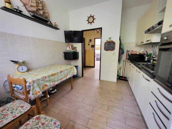 appartamento in vendita a Genova in zona Acquasanta