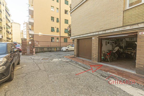 appartamento in vendita a Genova in zona Sestri Ponente