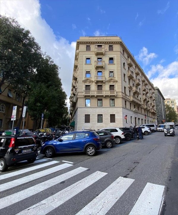appartamento in vendita a Genova in zona Carignano