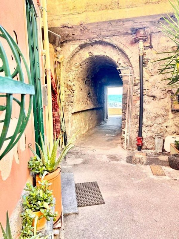 casa indipendente in vendita a Genova