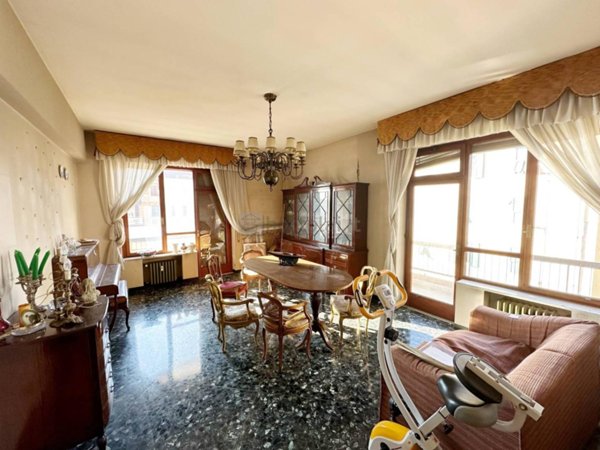 appartamento in vendita a Genova in zona Sestri Ponente
