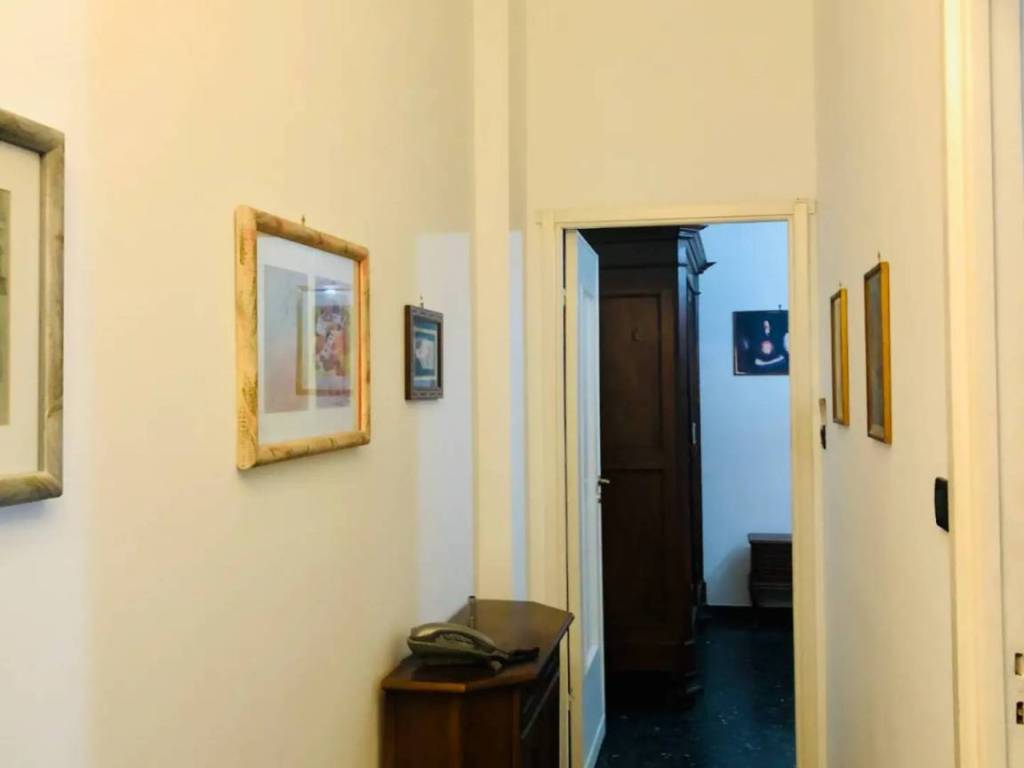 appartamento in vendita a Genova in zona Sestri Ponente