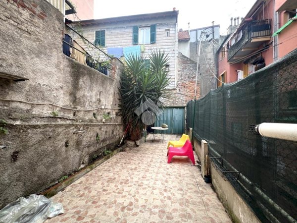 appartamento in vendita a Genova in zona Rivarolo