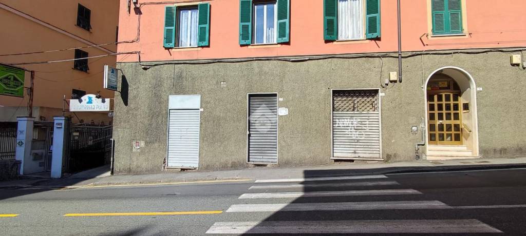 locale commerciale in vendita a Genova in zona Centro Storico