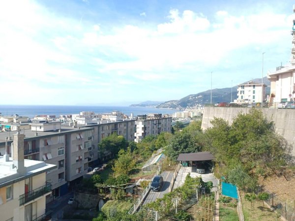 appartamento in vendita a Genova in zona Palmaro / Pra'