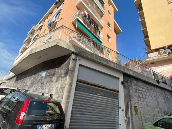 negozio in vendita a Genova in zona Marassi