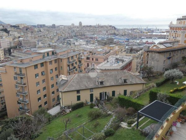 quadrivano in vendita a Genova