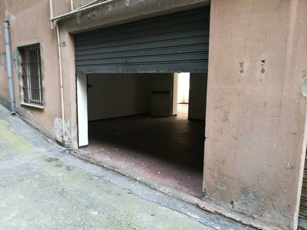 negozio in vendita a Genova in zona Molassana