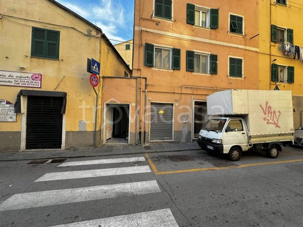 negozio in vendita a Genova in zona Sampierdarena