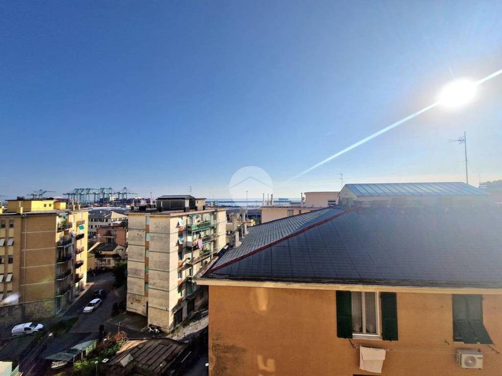 appartamento in vendita a Genova in zona Palmaro / Pra'