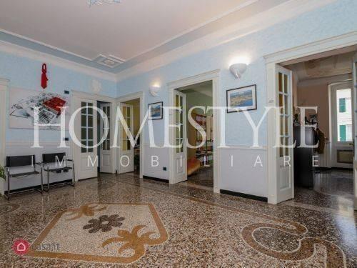 appartamento in vendita a Genova in zona Foce