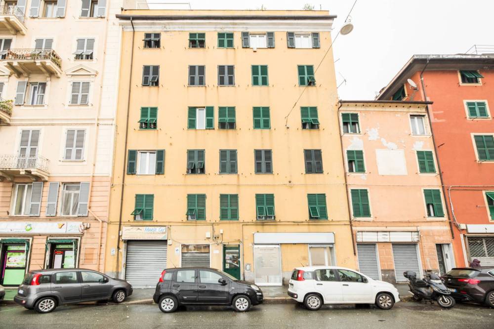 appartamento in vendita a Genova in zona Sampierdarena