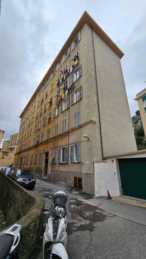 appartamento in vendita a Genova in zona Staglieno