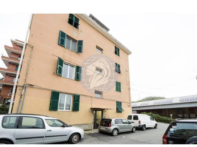 appartamento in vendita a Genova in zona Sestri Ponente