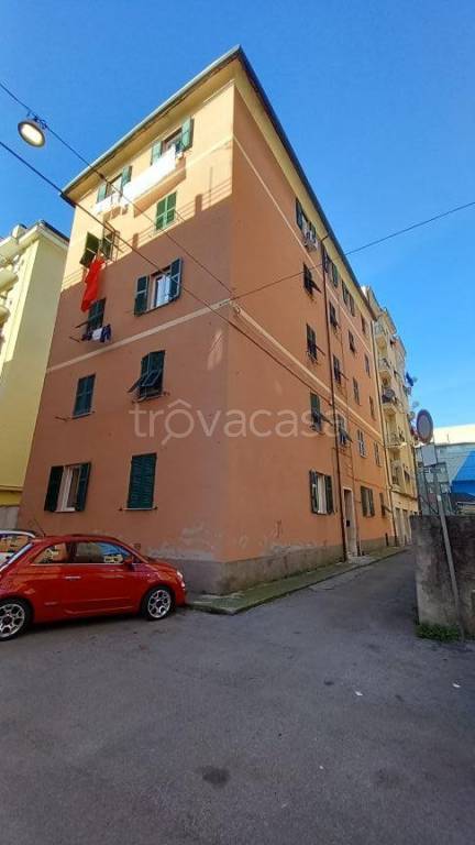 appartamento in vendita a Genova in zona Certosa