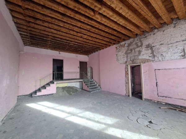 appartamento in vendita a Genova in zona Sottoripa / Maddalena / Molo