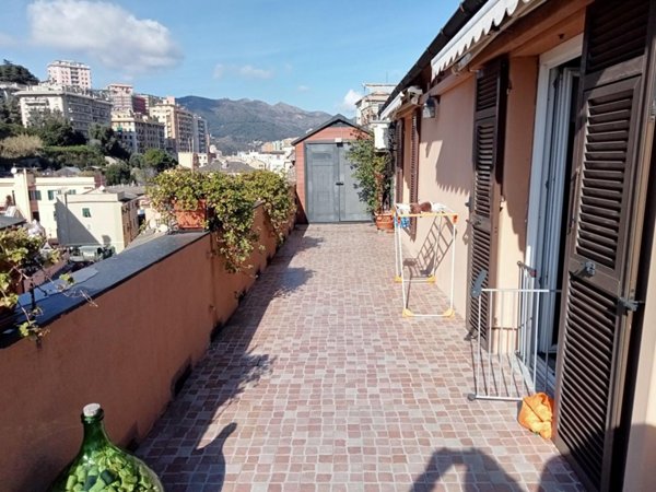 casa indipendente in vendita a Genova in zona Marassi