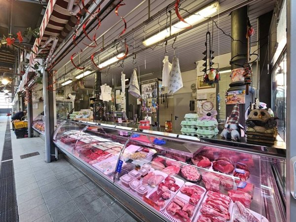 negozio in vendita a Genova in zona Sestri Ponente