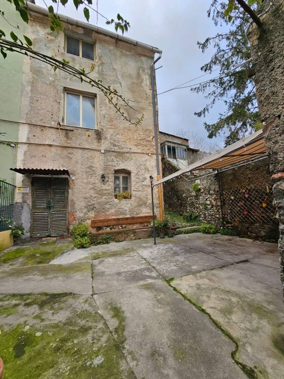 casa indipendente in vendita a Genova in zona Sestri Ponente