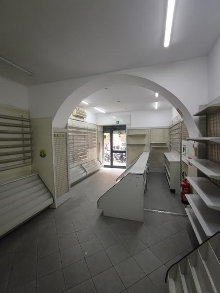 ufficio in vendita a Genova in zona Bolzaneto