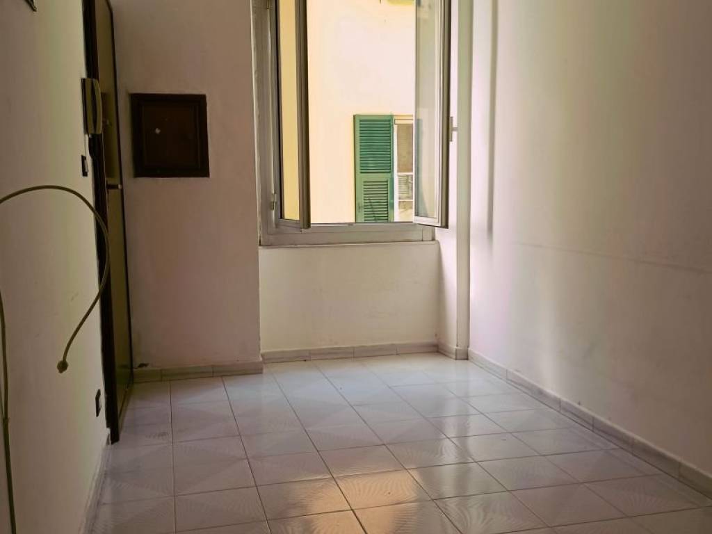 appartamento in vendita a Genova in zona Rivarolo