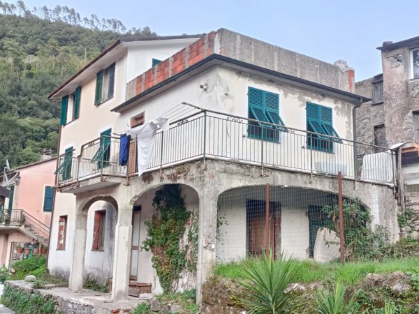 casa indipendente in vendita a Genova