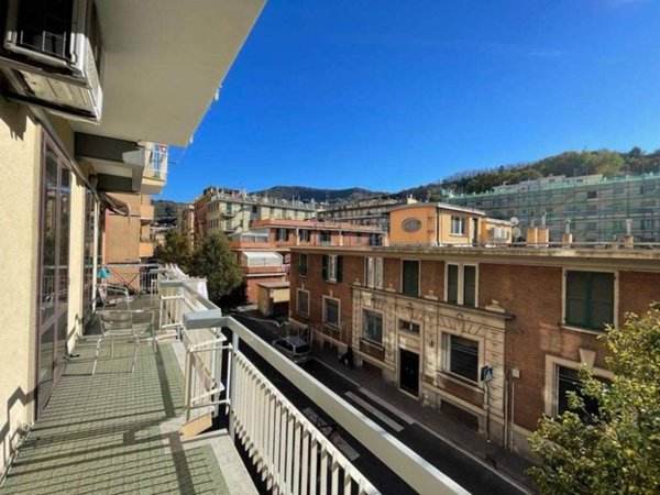 appartamento in vendita a Genova in zona Rivarolo