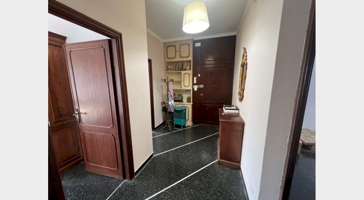 negozio in vendita a Genova in zona Oregina