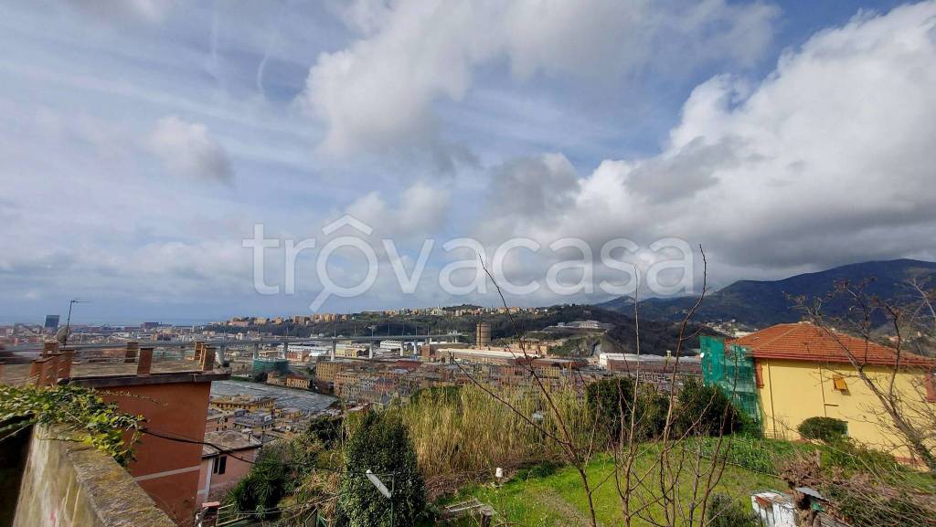 appartamento in vendita a Genova in zona Certosa