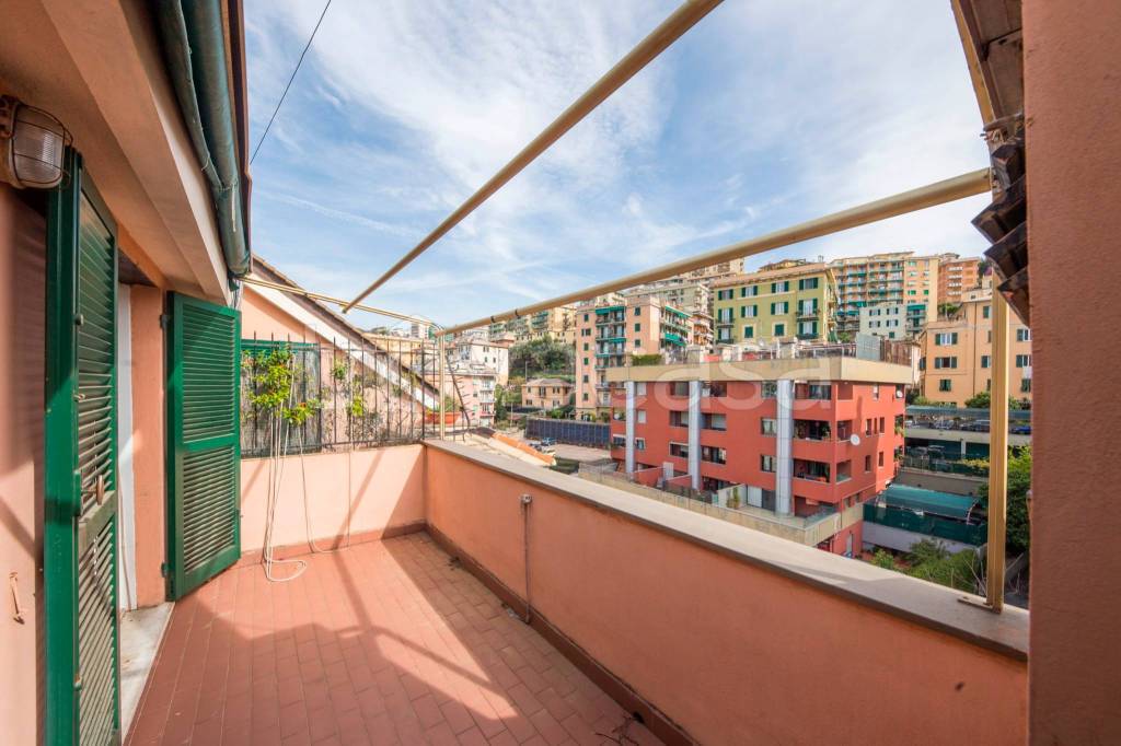 appartamento in vendita a Genova in zona Sturla