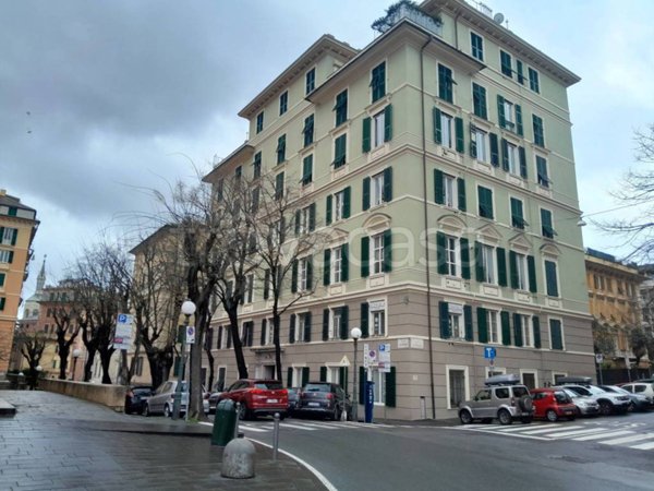 ufficio in vendita a Genova in zona Carignano