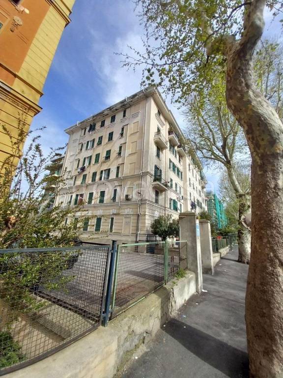 appartamento in vendita a Genova in zona Sampierdarena