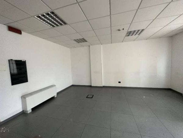 ufficio in vendita a Genova in zona Sampierdarena