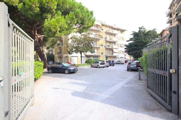 appartamento in vendita a Genova in zona Rivarolo