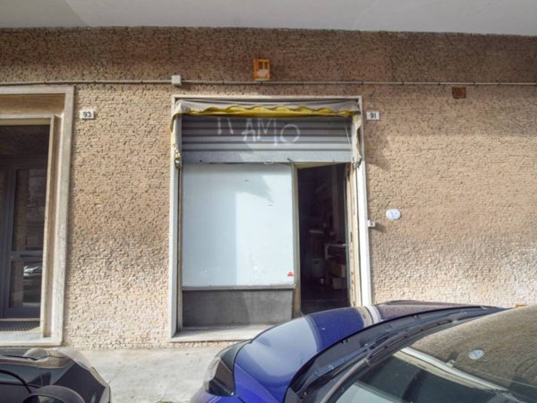 negozio in vendita a Genova in zona Palmaro / Pra'