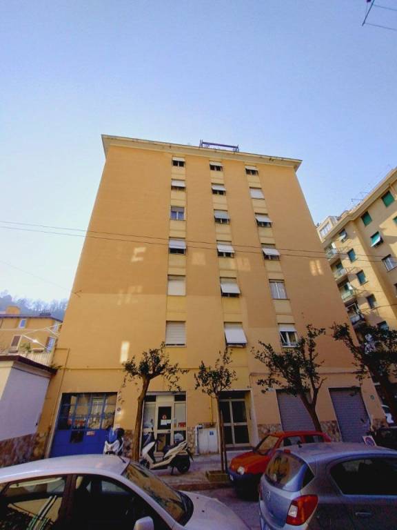 appartamento in vendita a Genova in zona Bolzaneto