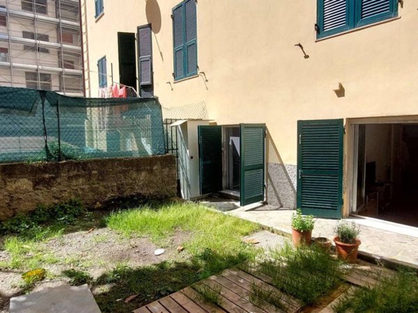 appartamento in vendita a Genova in zona Sestri Ponente