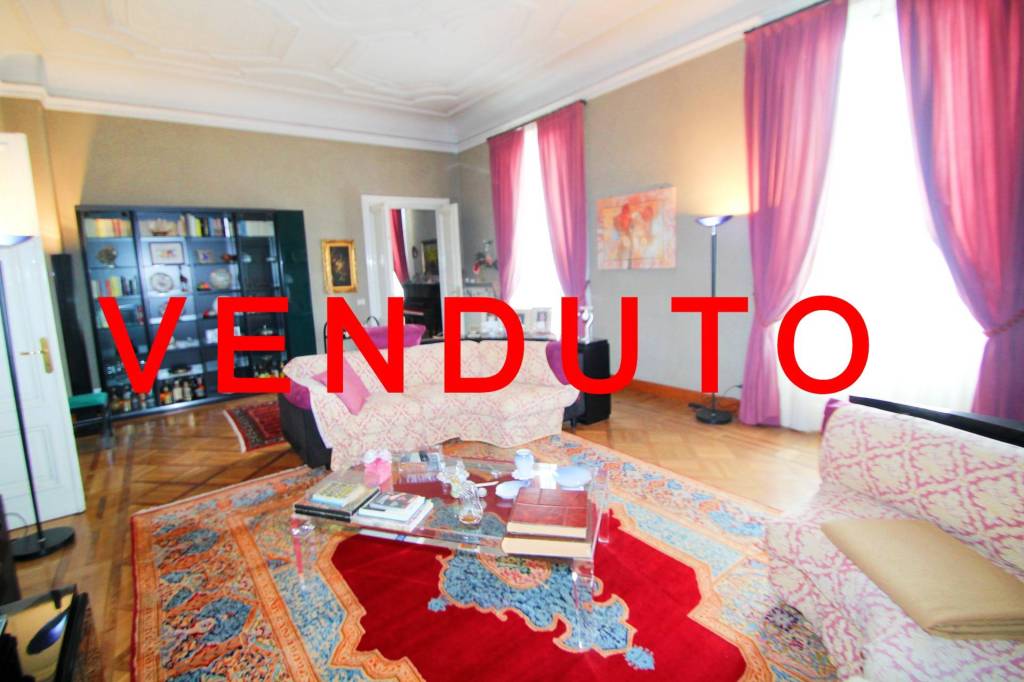 appartamento in vendita a Genova in zona Carignano