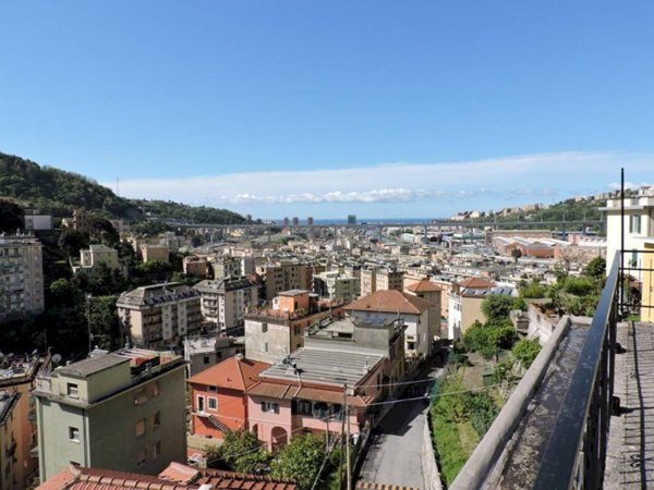 appartamento in vendita a Genova in zona Certosa