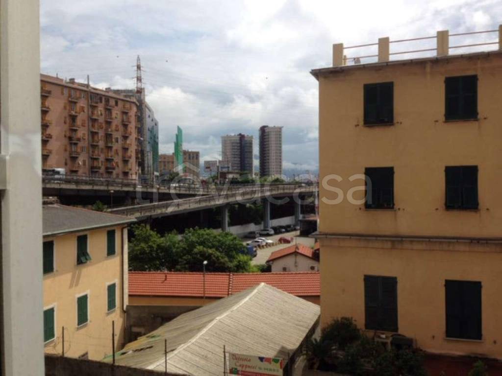 appartamento in vendita a Genova in zona Sampierdarena