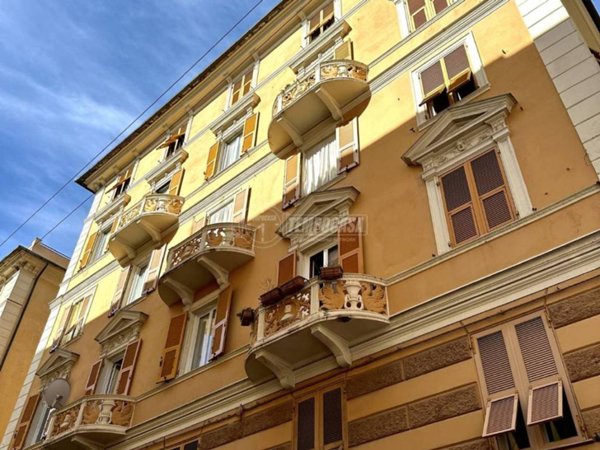 appartamento in vendita a Genova in zona Sampierdarena