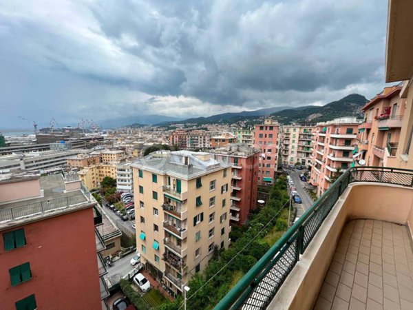 appartamento in vendita a Genova in zona Sestri Ponente