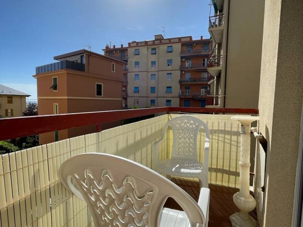 appartamento in vendita a Genova in zona Sestri Ponente