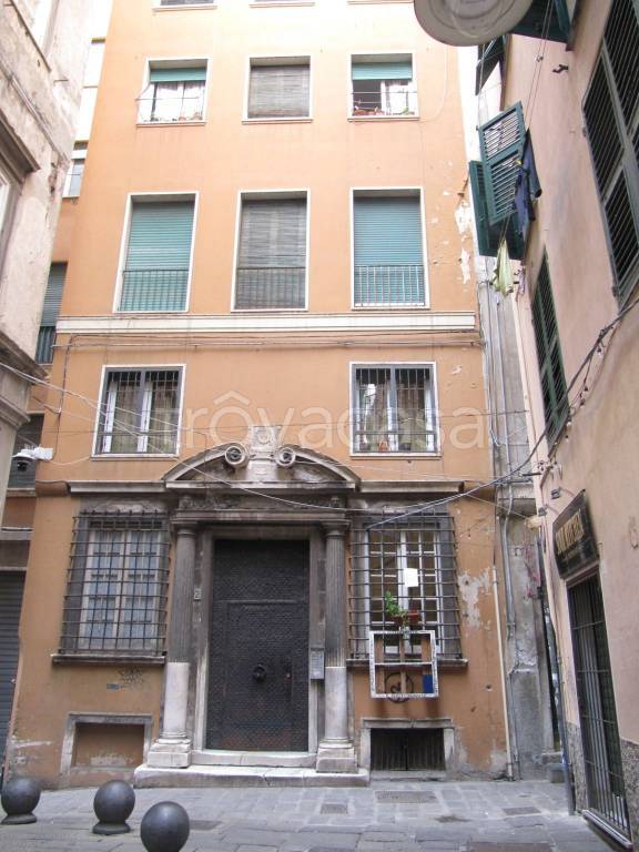 quadrivano in vendita a Genova in zona Sottoripa / Maddalena / Molo