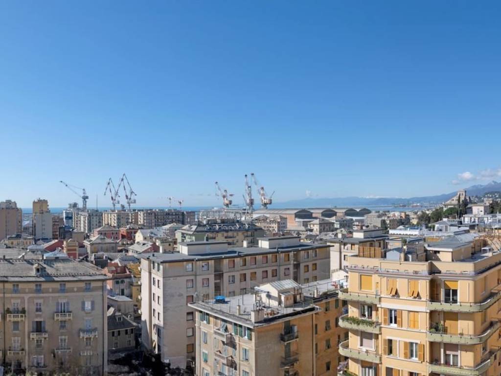appartamento in vendita a Genova in zona Sestri Ponente