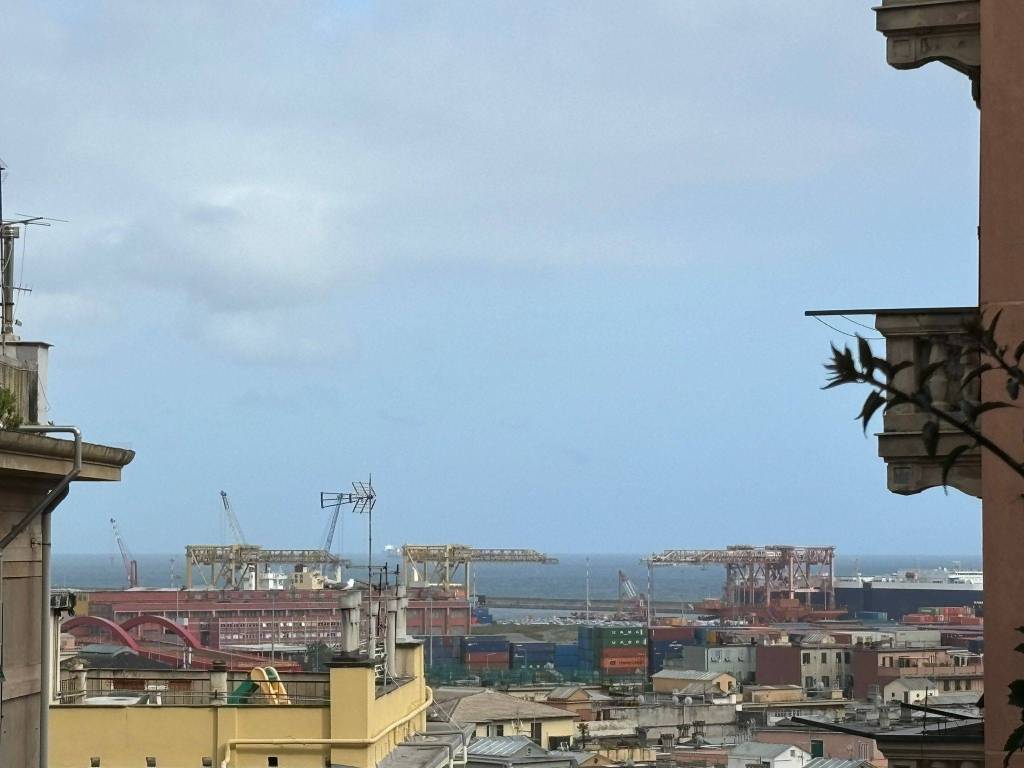 appartamento in vendita a Genova in zona Cornigliano