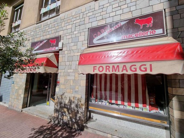 negozio in vendita a Genova in zona Lagaccio / Granarolo