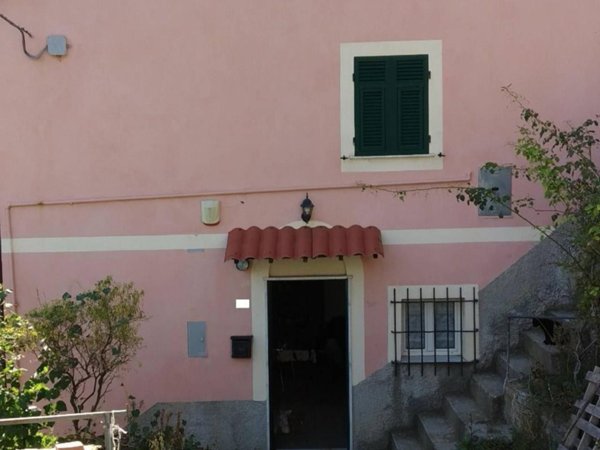 casa indipendente in vendita a Genova in zona Struppa