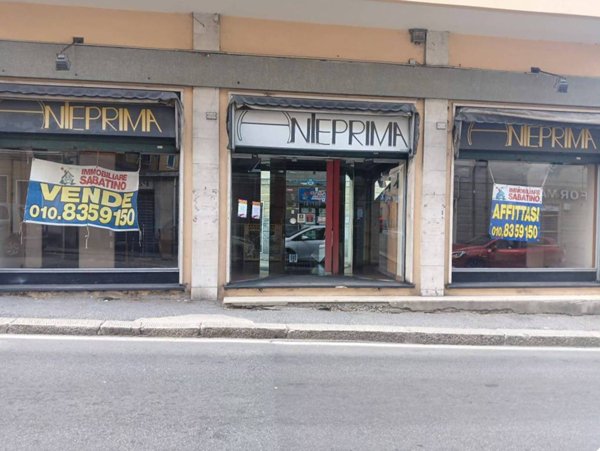 negozio in vendita a Genova in zona Molassana