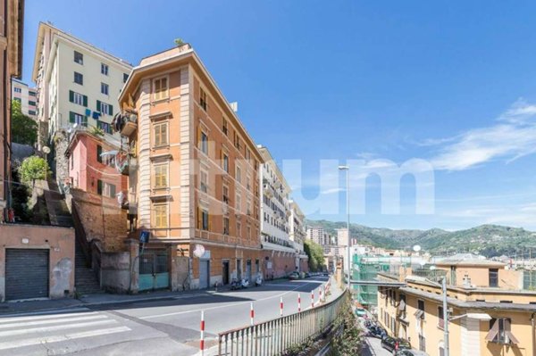appartamento in vendita a Genova in zona Staglieno
